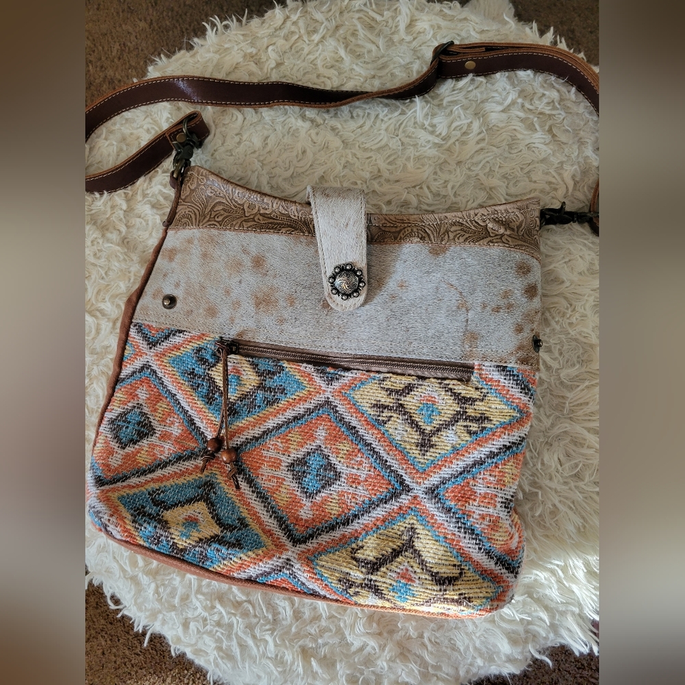 Myra Bag Crossbody Tote